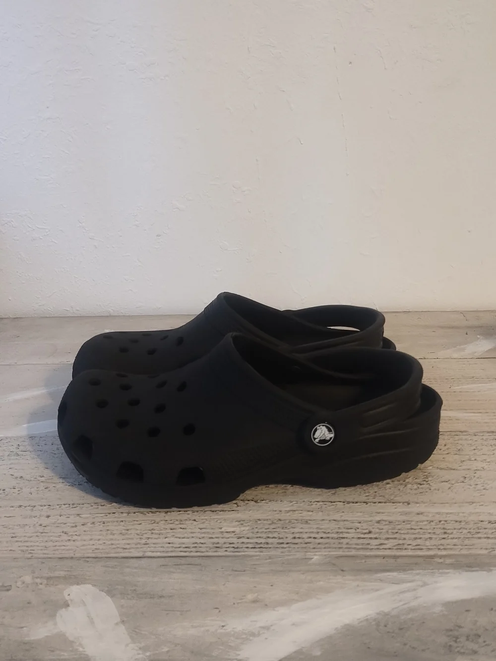 Crocs  unisex Sandals Mens 6 Womens 8 Classic Slip On Comfort  Clogs Black